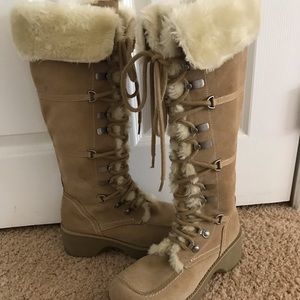 Tall fur lined boots 🥾